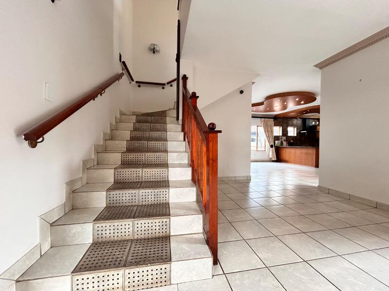5 Bedroom Property for Sale in Birdwood Estate North West